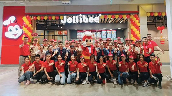 Áo đồng phục màu đỏ bắt mắt cho đồng phục nhân viên Jollibee